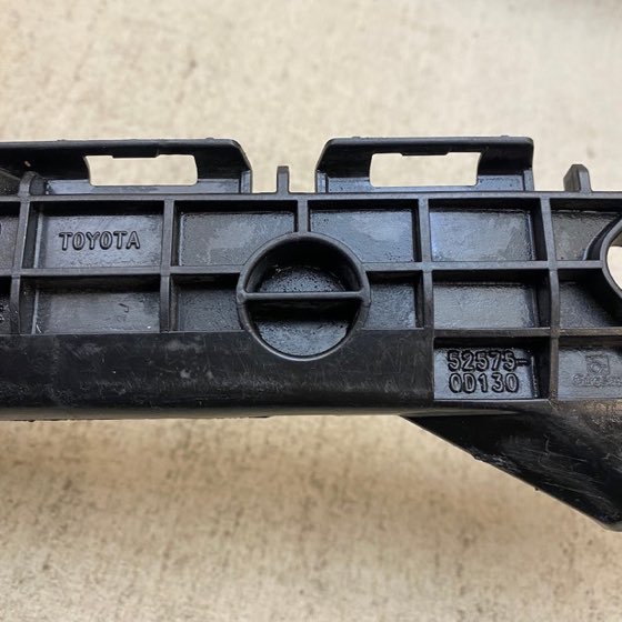 Braket tampon Yaris 11-17 arka sağ