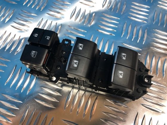 Düğme cam açma Corolla 19-22 / C-HR 16-18 / Hilux