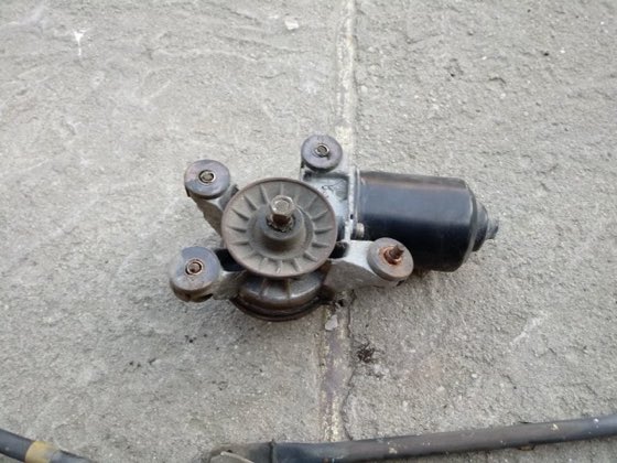 Motor silecek Corolla 98-02 ön